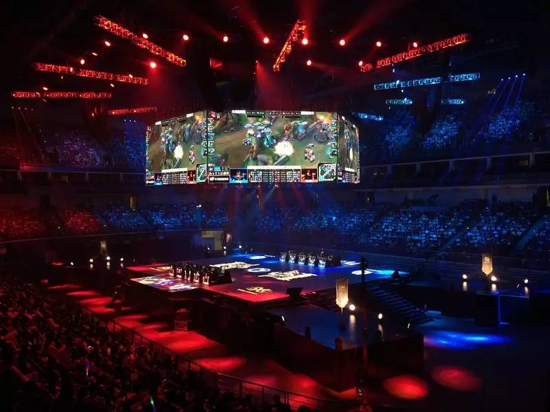 捍卫荣耀再接再厉，2021KPL秋季赛常规赛首轮战火重燃