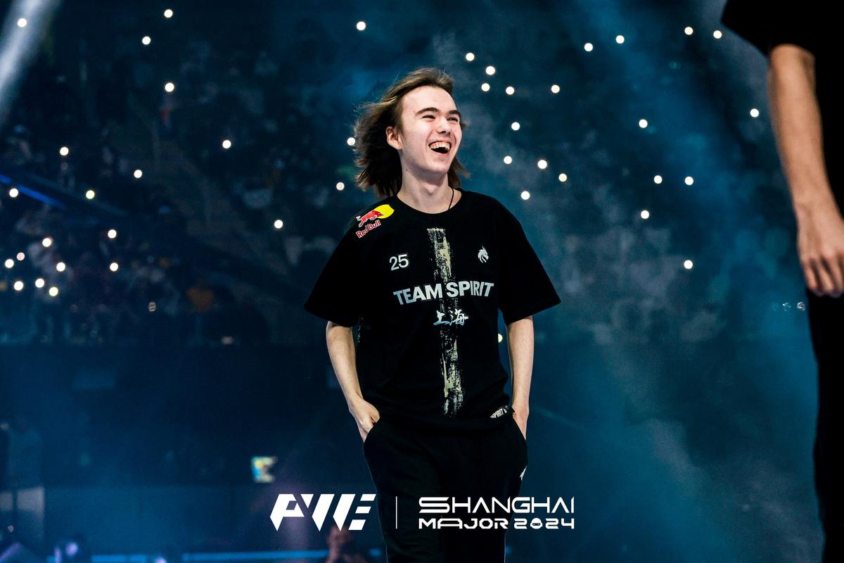 RNG赛后群访 下路选手LP：我想要和队友们一起打造一支全新的RNG